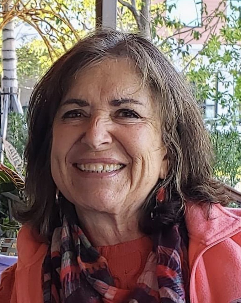 Lois Brezinski Headshot